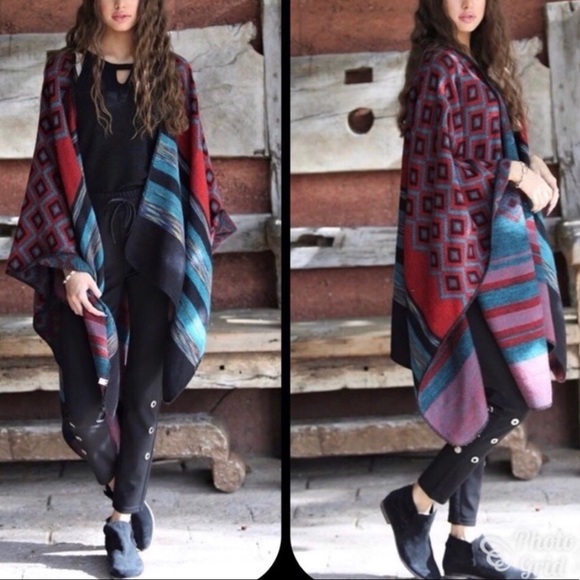 Angie Jackets & Blazers - 🔥HOST PICK🔥<LAST>Cape Poncho Sweater Jacket